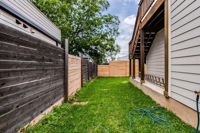 Building Photo - 3702 Tower View Ct