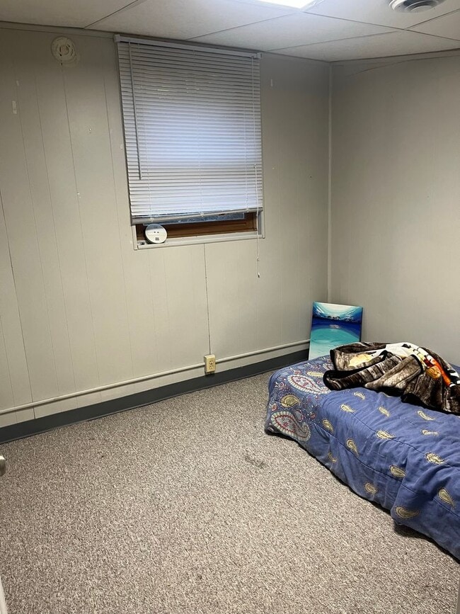 Building Photo - 412 N Linn St