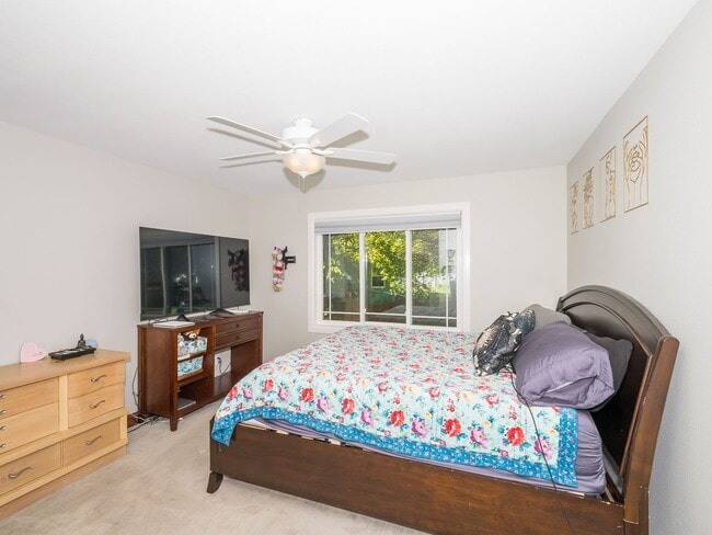 Building Photo - Cute 4 bedroom home for rent! Recently Upd...