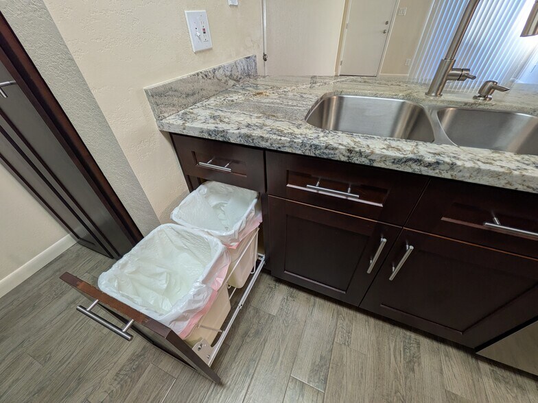 Building Photo - 2938 N 61st Pl Unit 135