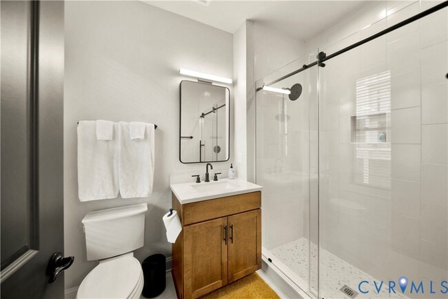 Building Photo - 441 W 7th St