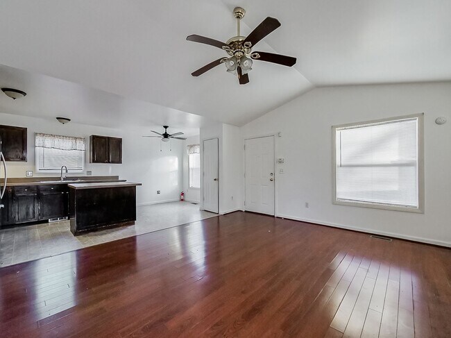 Building Photo - COMING SOON! Charming 3-Bedroom Home in the Heart of Pontiac