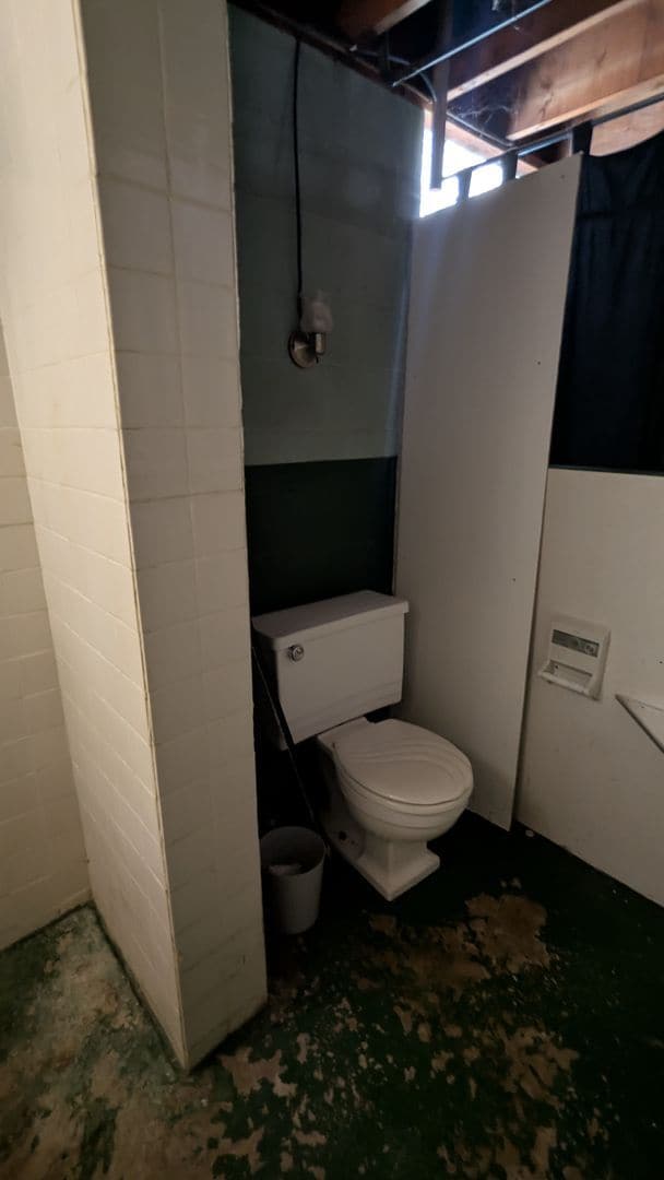 Building Photo - Welcome to this gem located in the heart o...