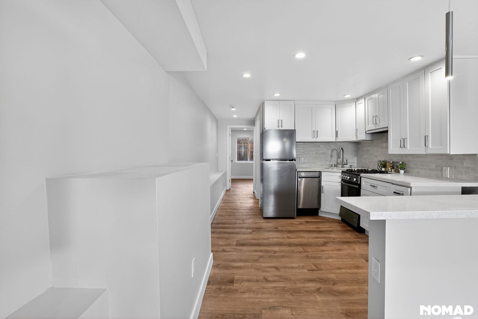 Building Photo - 857 McElroy St