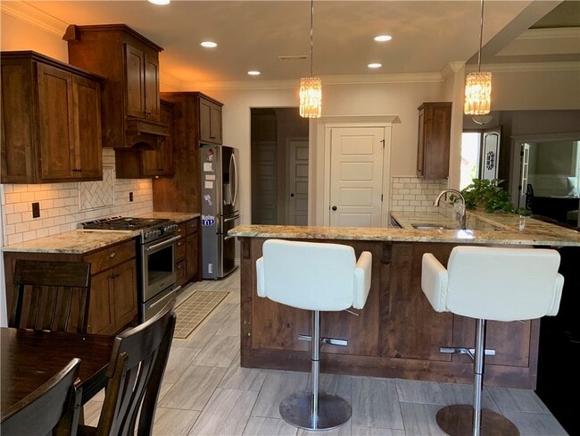 Building Photo - 3203 SW Joshua Ave