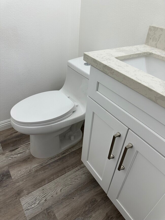 Building Photo - 18550 Hatteras St