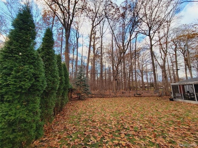 Building Photo - 18311 Norwich Rd