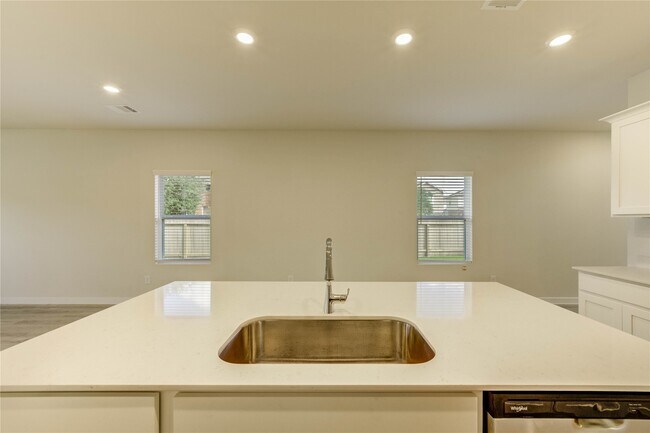 Building Photo - 21526 George Wayne Wy