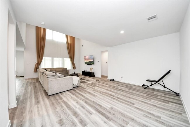 Building Photo - 31515 Avebury Lake Ln