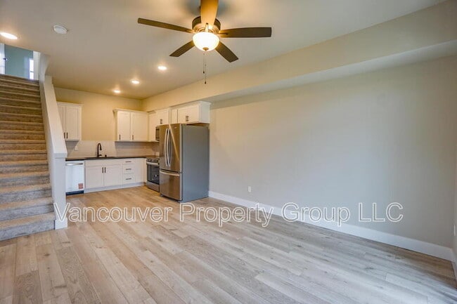 Building Photo - 2217 E Juniper Cir