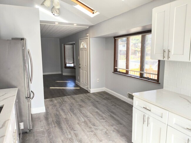 Building Photo - 106 Villa Ave