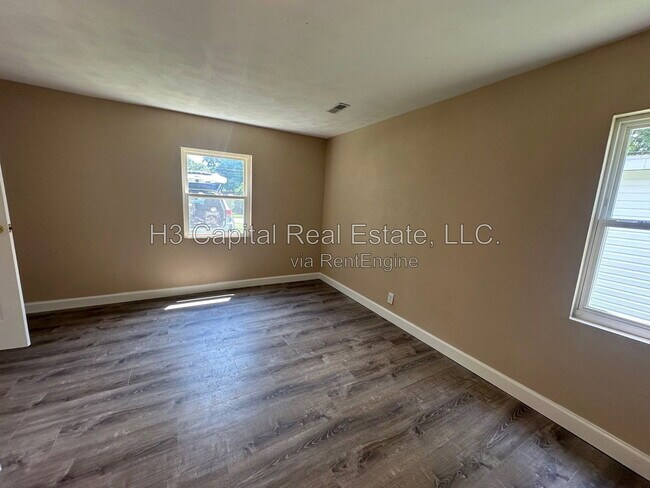 Building Photo - 435 N 38th St
