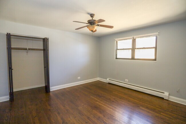 Building Photo - 9016 Lamon Ave