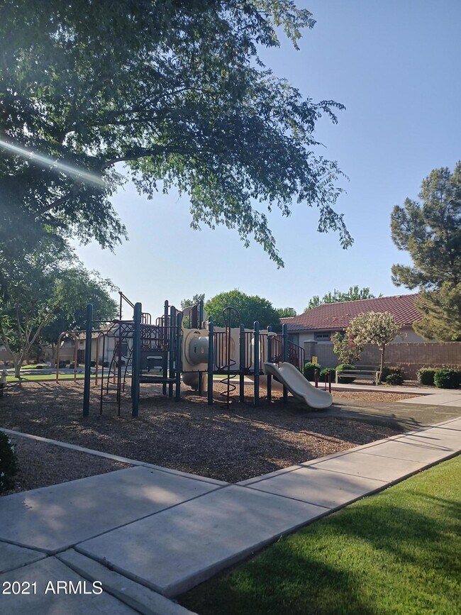 Building Photo - 1296 E Weatherby Way