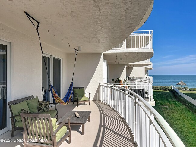 Building Photo - 601 N Miramar Ave