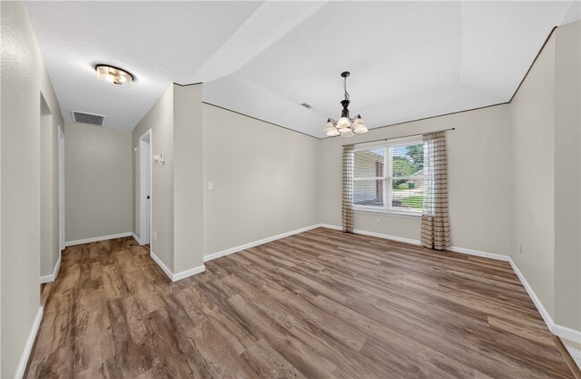 Building Photo - 903 Tyra Ln
