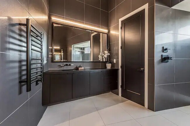 Building Photo - 2240 Sky Pointe Ridge Dr