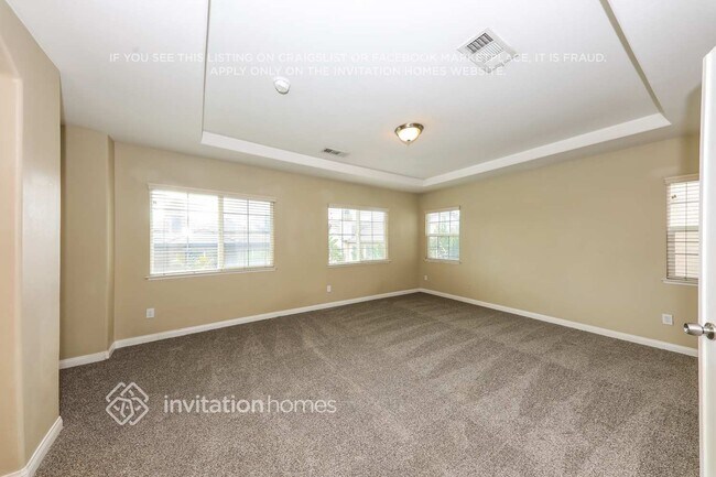 Building Photo - 12579 Chimney Rock Dr