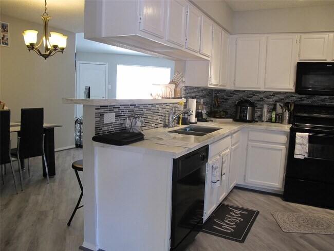 Building Photo - 14207 Long River Ct