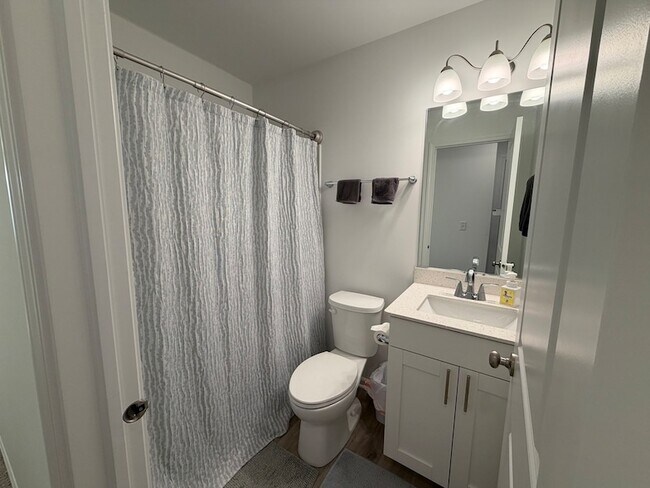 Building Photo - 235 Regency Ct