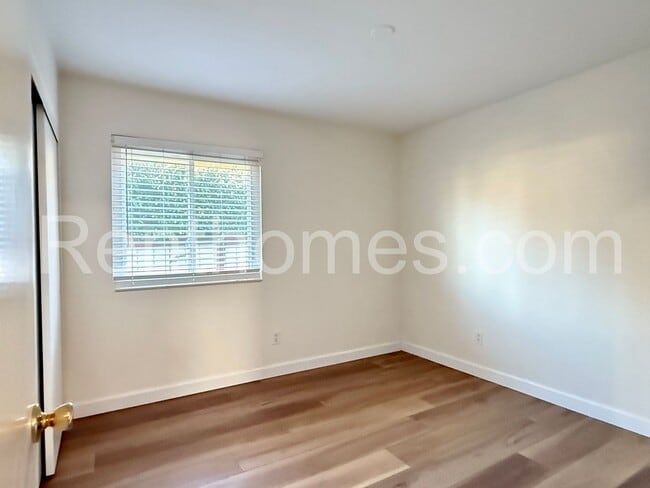 Building Photo - 10807 Woodstream Point