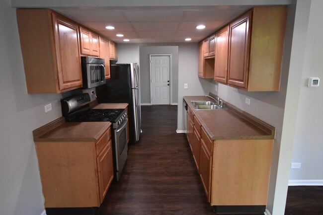 Building Photo - 1628 Prestwick Dr