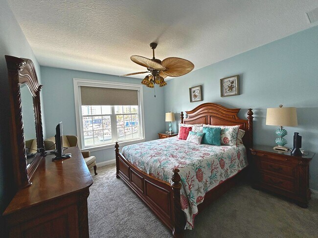 Building Photo - Available June 1st | Stunning Waterfront Home in Madeira Beach – 3 Bed / 3 Bath