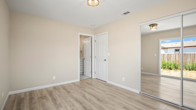 Building Photo - For Rent: Beautifully Updated 3-Bedroom Ho...