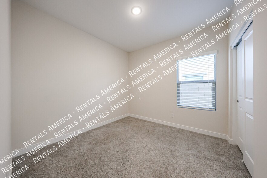 Building Photo - 7857 N 79th Ave