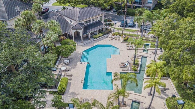 Building Photo - 895 Normandy Trace Rd