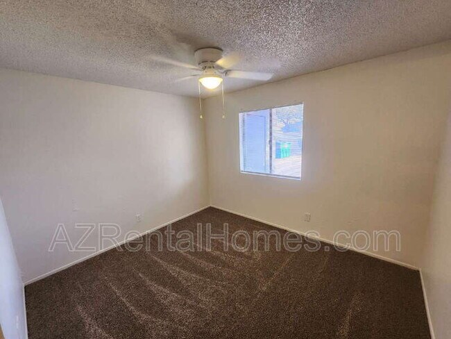 Building Photo - 1215 E Lemon St