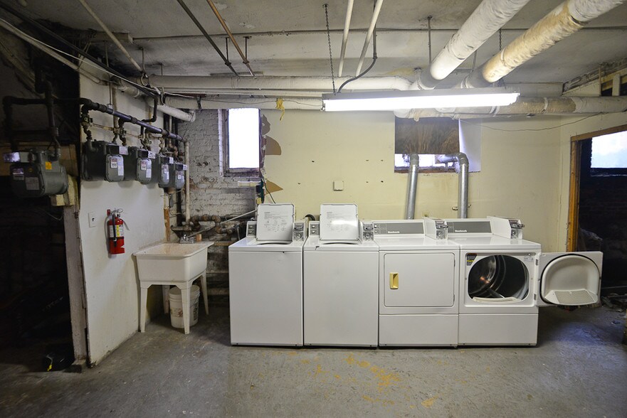 Building Photo - 18 Glenville Ave