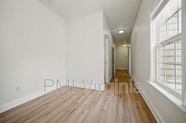 Building Photo - 810 Great Marsh Ave