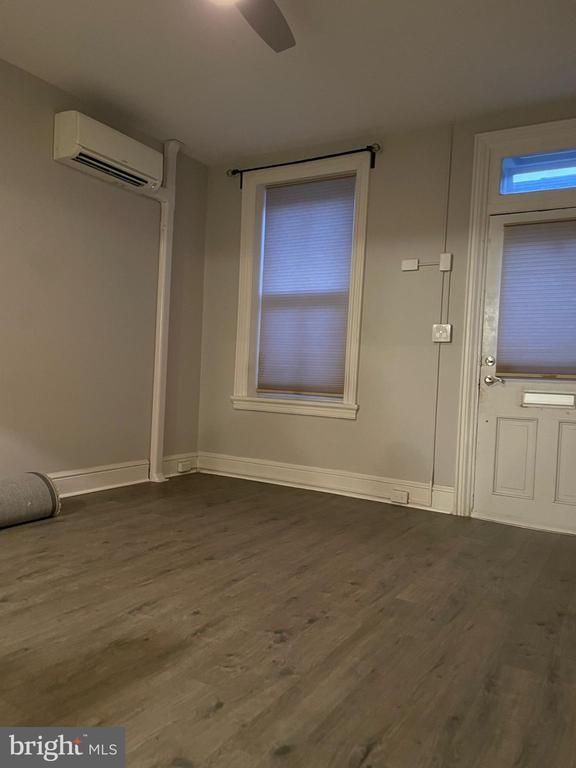 Building Photo - 909 N 2nd St