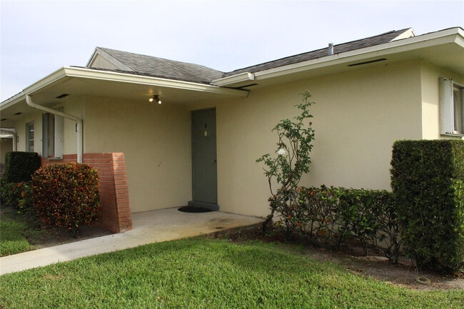 Building Photo - 2810 Ashley Dr W