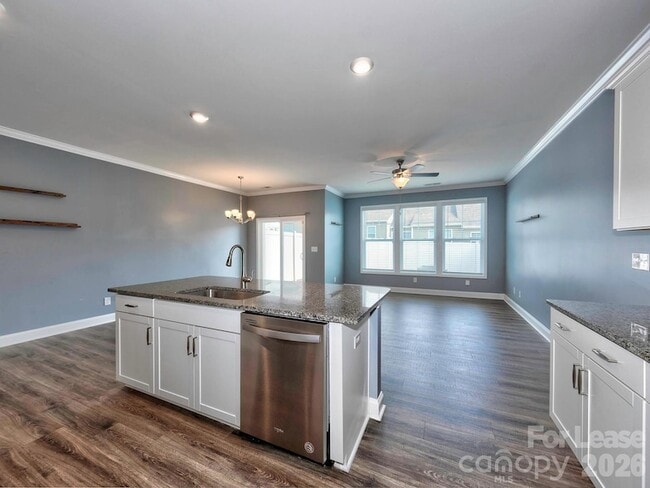 Building Photo - 915 Emma Kate Ct