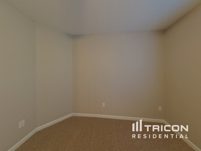 Building Photo - 2228 Meadecroft Rd