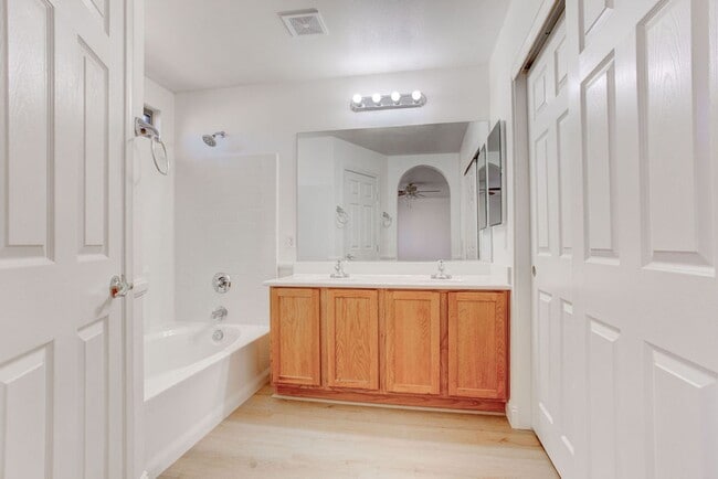 Building Photo - 6540 E Slate Springs Ct