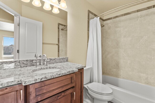 Building Photo - Stunning 5 Bedroom in School District 20