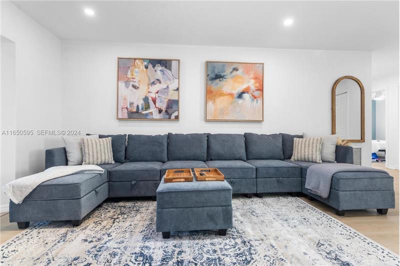 Building Photo - 3255 Florida Blvd