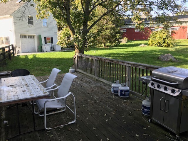 Building Photo - 572 E Branch Rd