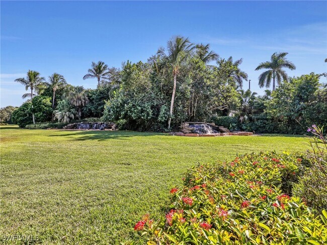 Building Photo - 8060 Players Cove Dr