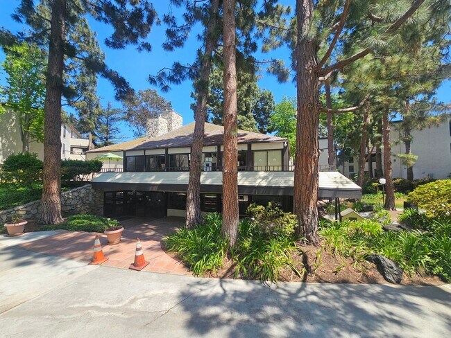 Building Photo - 8650 Gulana Ave