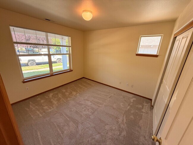 Building Photo - 1126 SW 33rd St