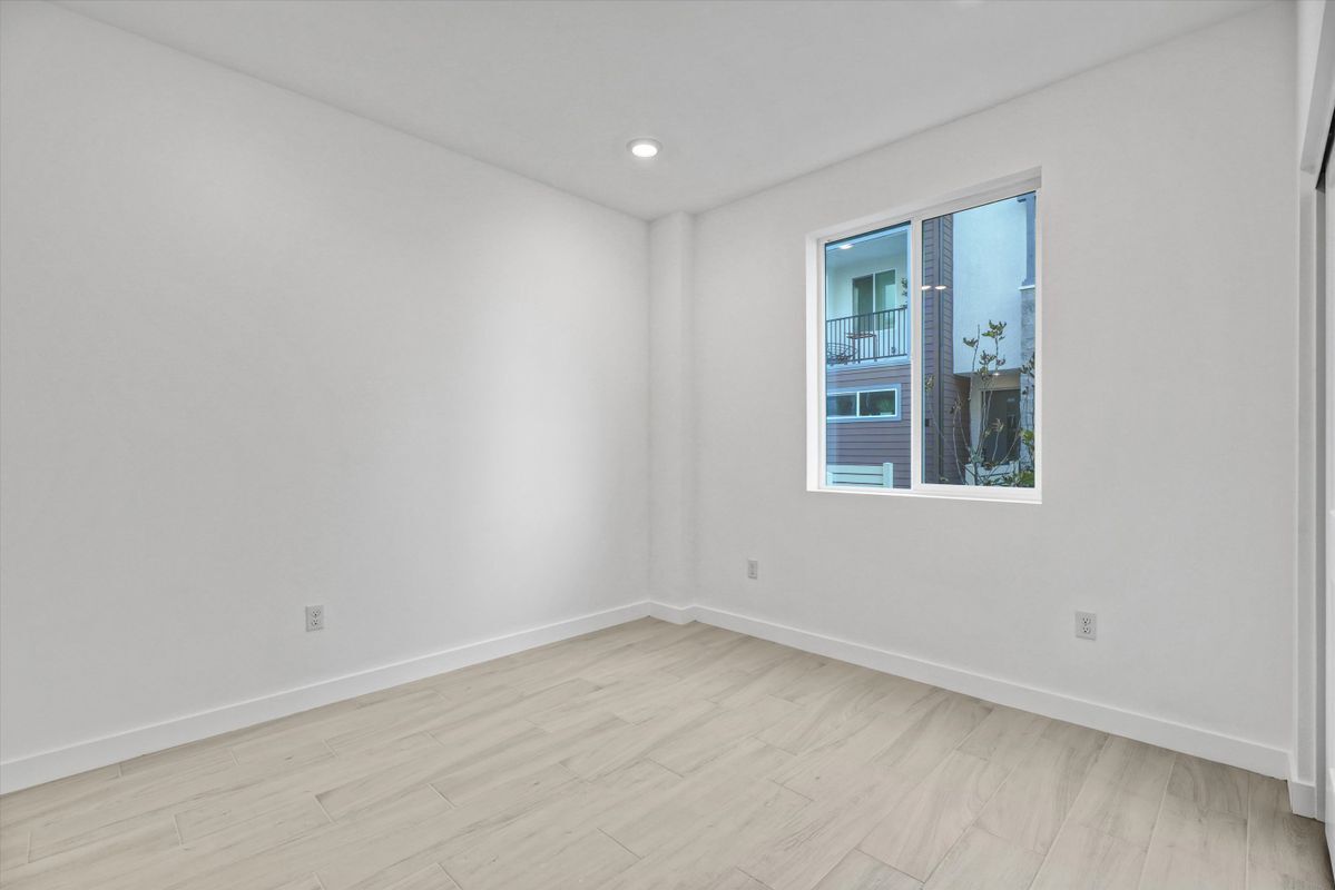 Building Photo - 10002 Central Ave