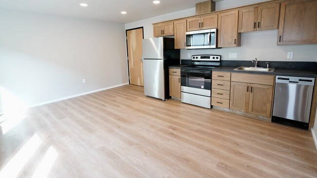 Building Photo - Baker Street Lofts