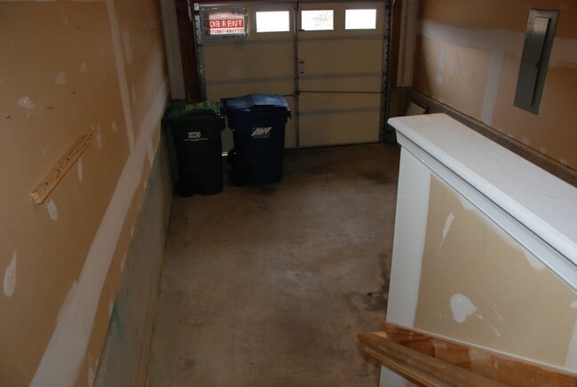 Building Photo - Well Maintained Townhome in Colonial Heritage in Williamsburg