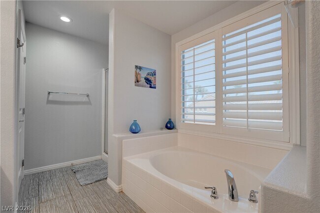 Building Photo - 48 Jasmine Point St