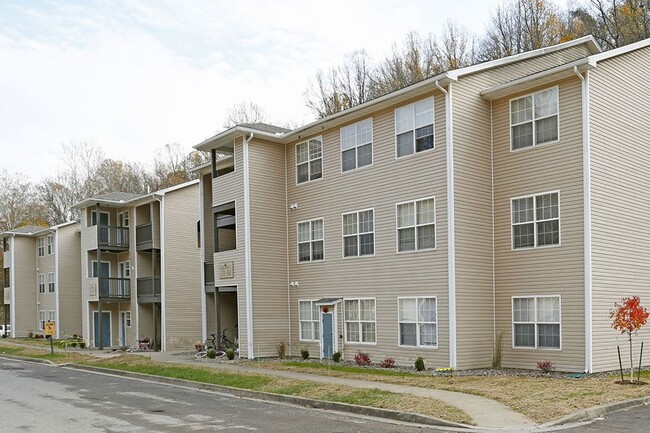 Building Photo - FAIRMONT HILLS APARTMENTS