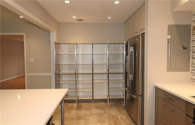 Building Photo - 40 Glenald Way NW